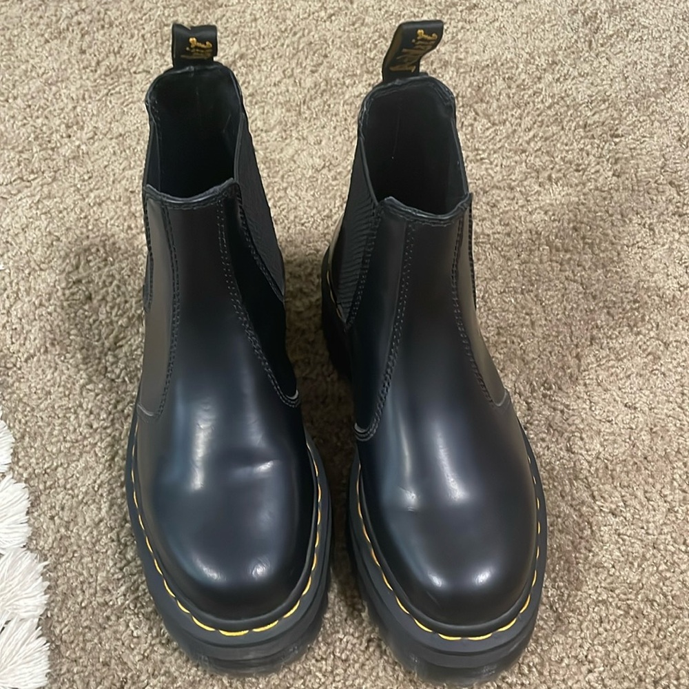 Dr. Martens 2976 Quad Chelsea Boots